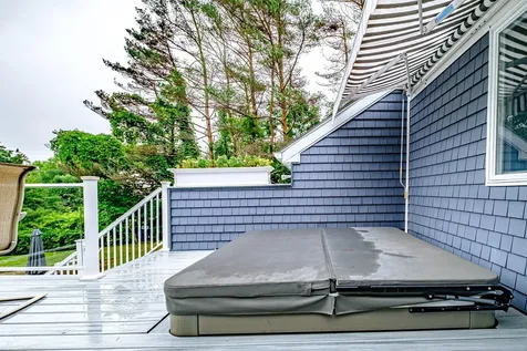 5 Woodward Lane Falmouth ME 04105