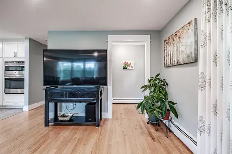 5 Woodward Lane Falmouth ME 04105