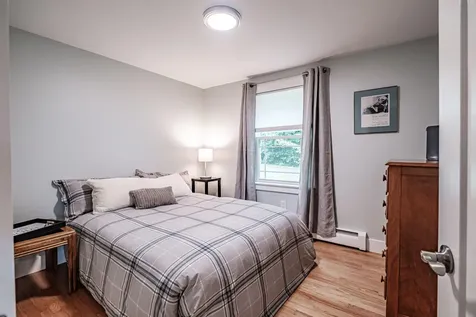 5 Woodward Lane Falmouth ME 04105