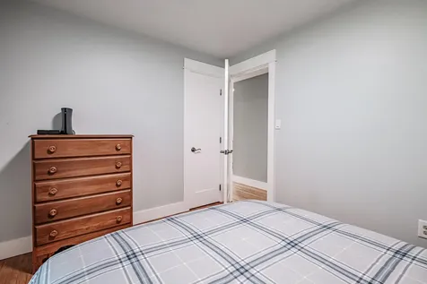 5 Woodward Lane Falmouth ME 04105