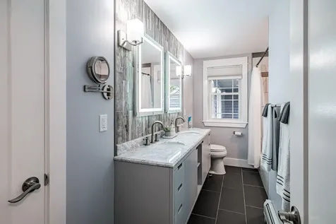 5 Woodward Lane Falmouth ME 04105
