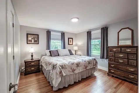 5 Woodward Lane Falmouth ME 04105