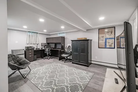 5 Woodward Lane Falmouth ME 04105