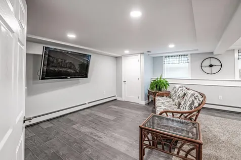 5 Woodward Lane Falmouth ME 04105