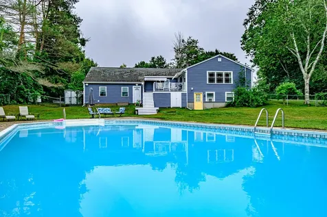 5 Woodward Lane Falmouth ME 04105