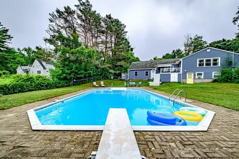 5 Woodward Lane Falmouth ME 04105