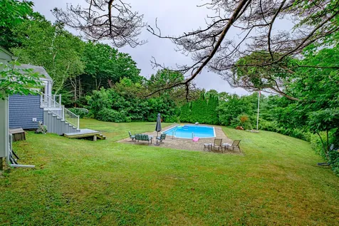 5 Woodward Lane Falmouth ME 04105