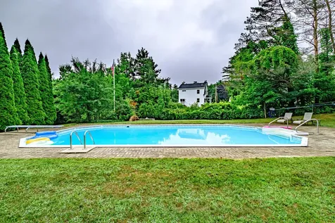 5 Woodward Lane Falmouth ME 04105