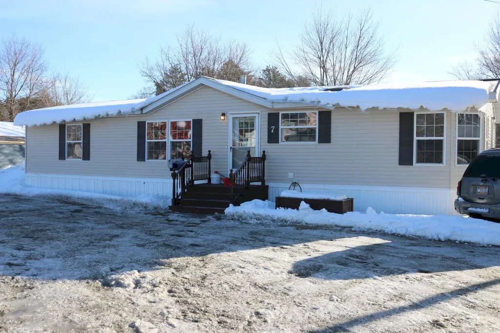 7 Beauford Street Skowhegan ME 04976