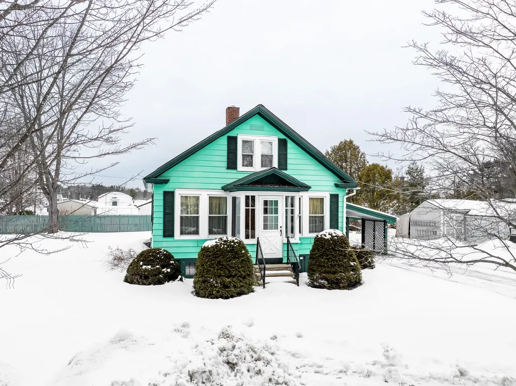 59 Hanover Street Skowhegan ME 04976