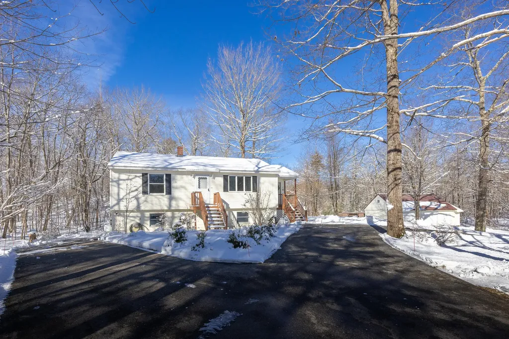 6 Ginger Lane Saco ME 04072
