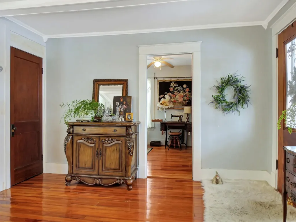 727 Main Street Monmouth ME 04259