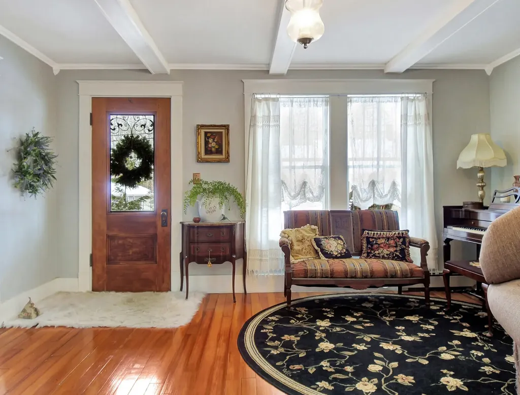 727 Main Street Monmouth ME 04259