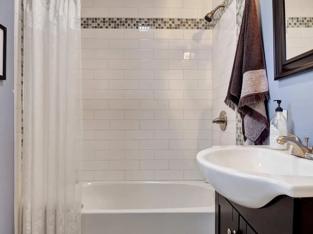 727 Main Street Monmouth ME 04259