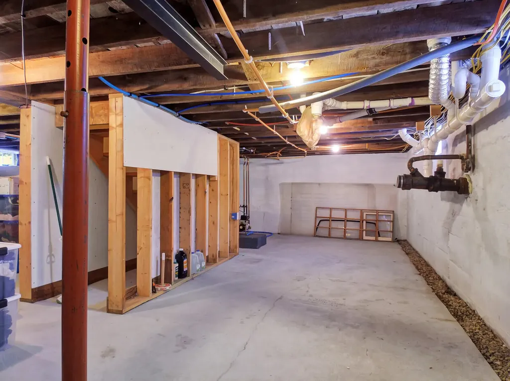 727 Main Street Monmouth ME 04259