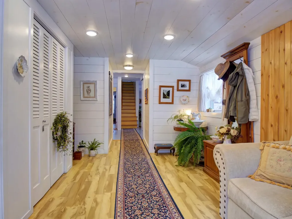 727 Main Street Monmouth ME 04259