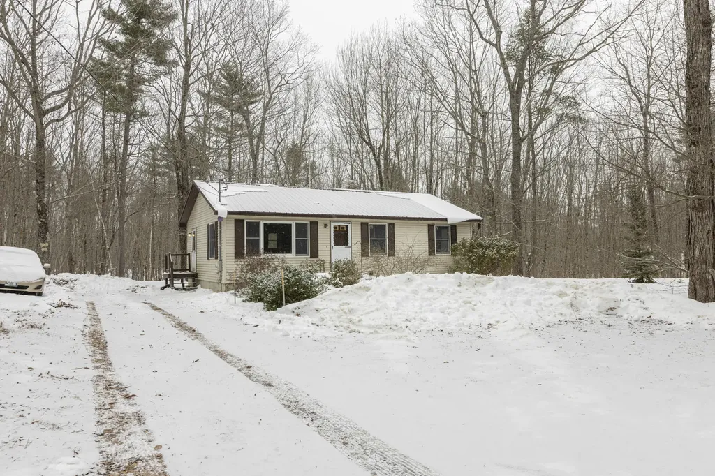 943 Richville Road Standish ME 04084