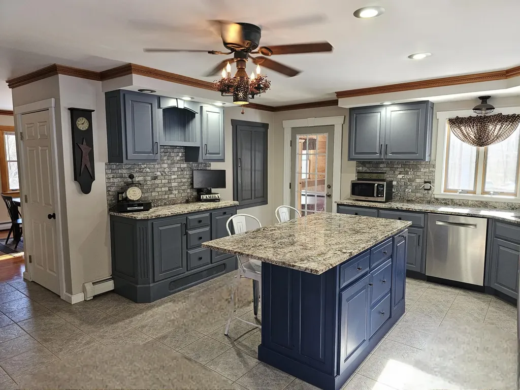 24 Woodman Lane Leeds ME 04263