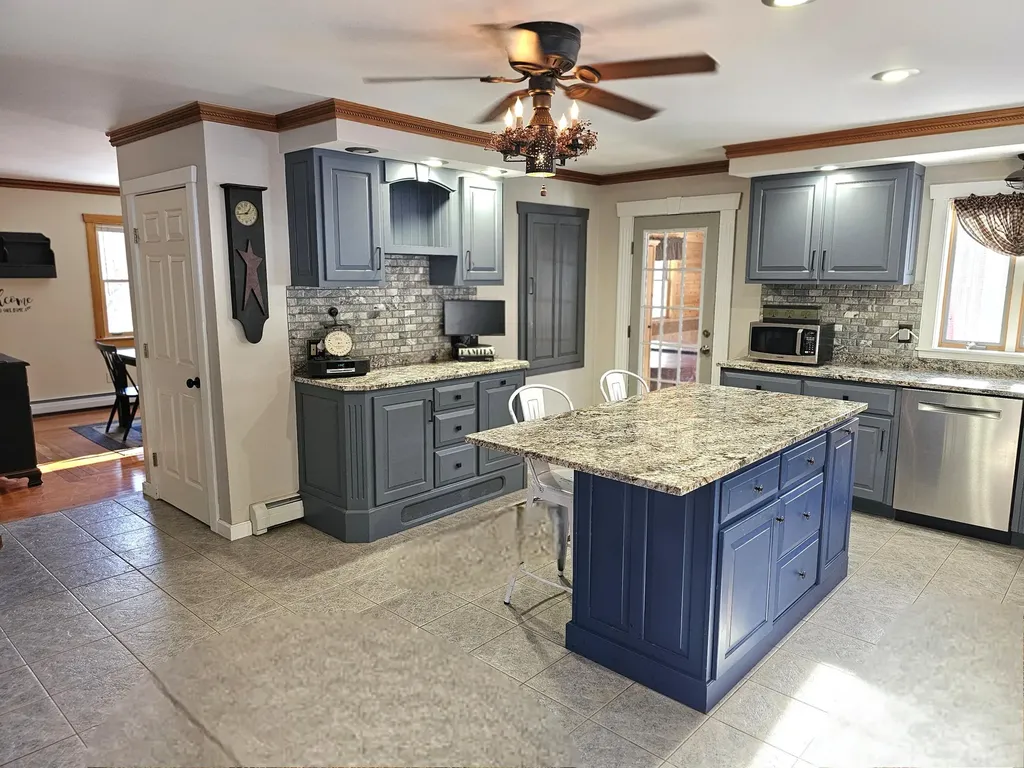 24 Woodman Lane Leeds ME 04263
