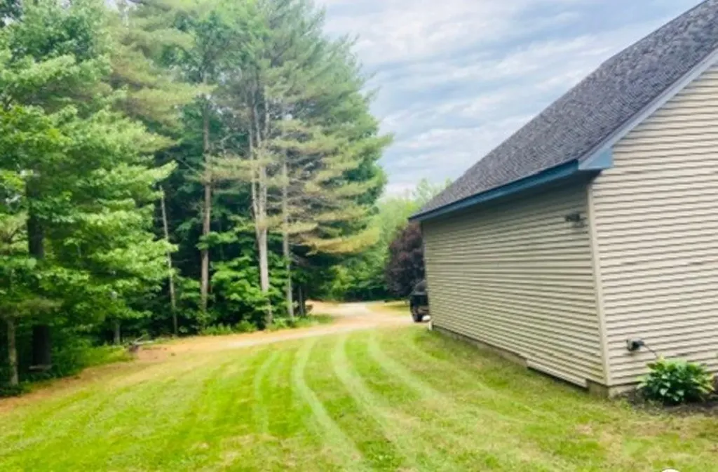 24 Woodman Lane Leeds ME 04263