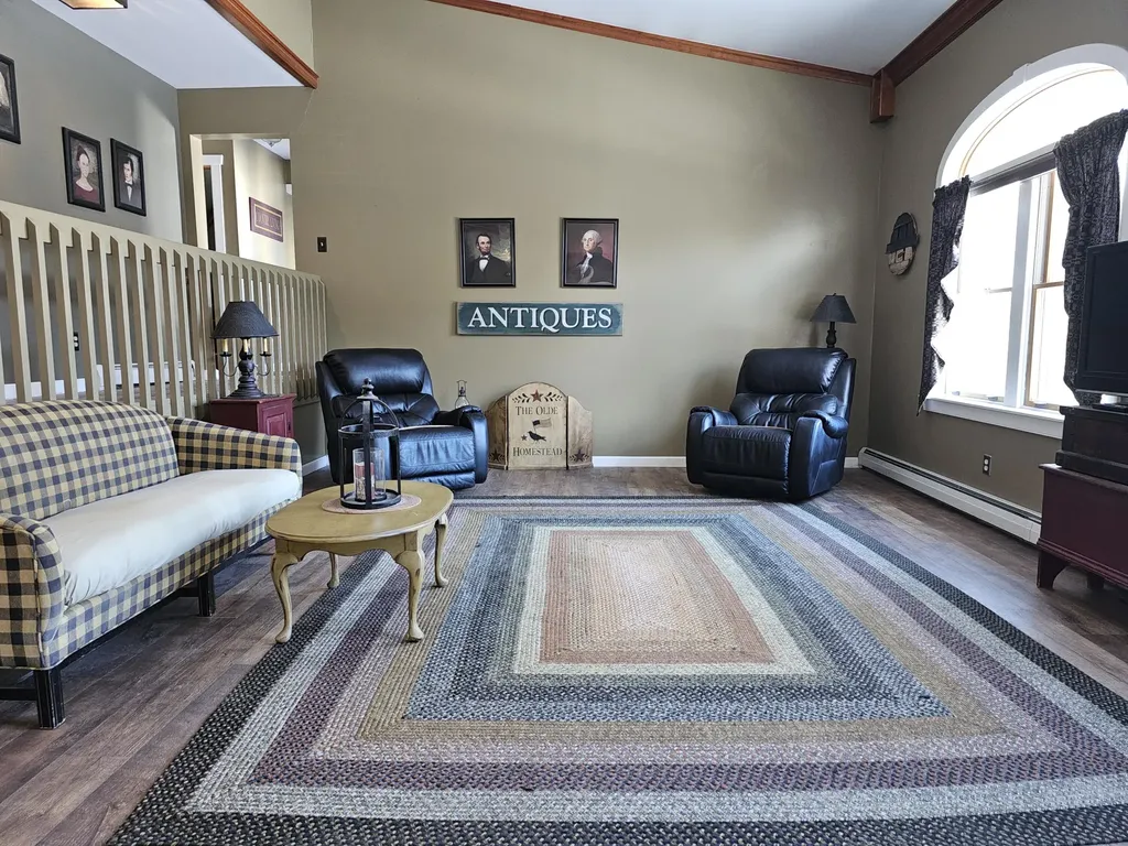 24 Woodman Lane Leeds ME 04263