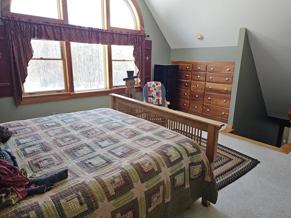 24 Woodman Lane Leeds ME 04263