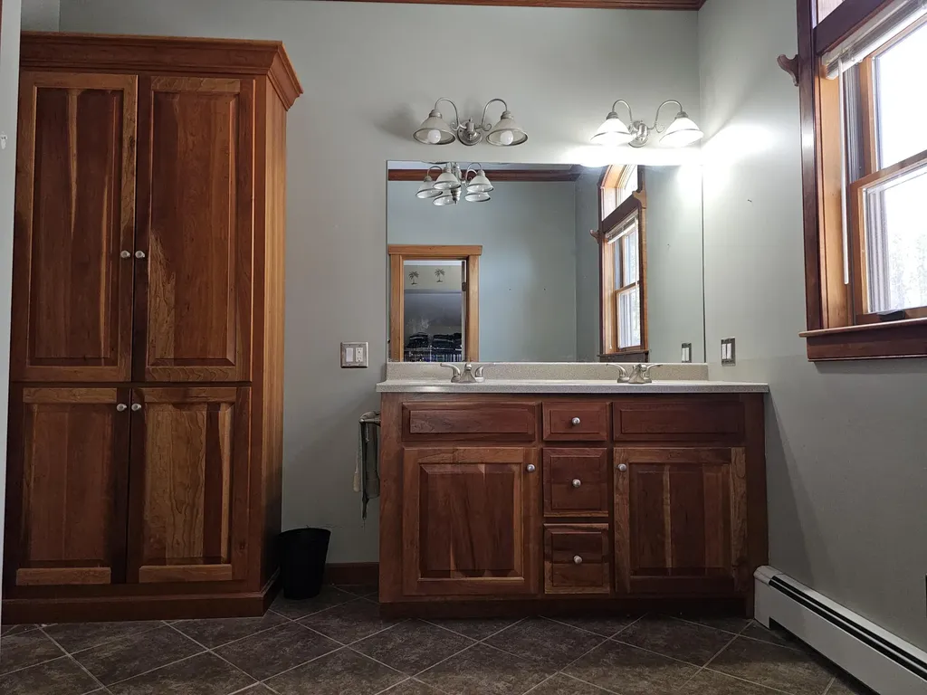 24 Woodman Lane Leeds ME 04263