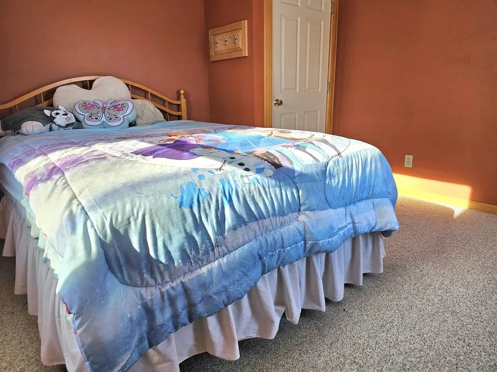 24 Woodman Lane Leeds ME 04263