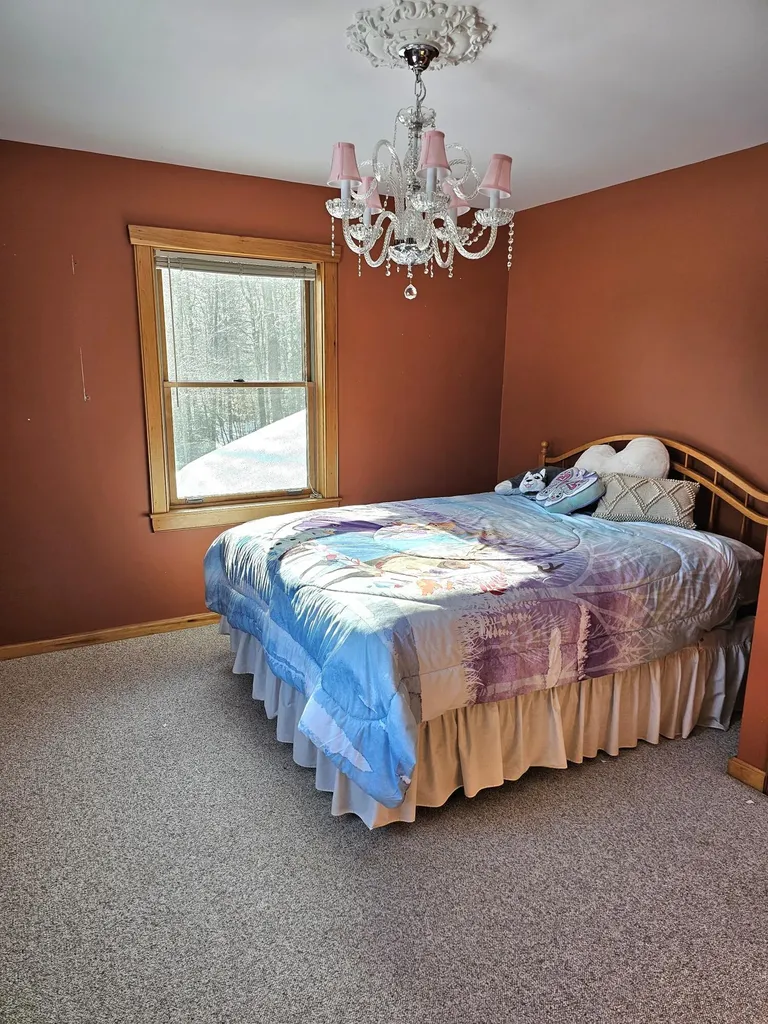 24 Woodman Lane Leeds ME 04263