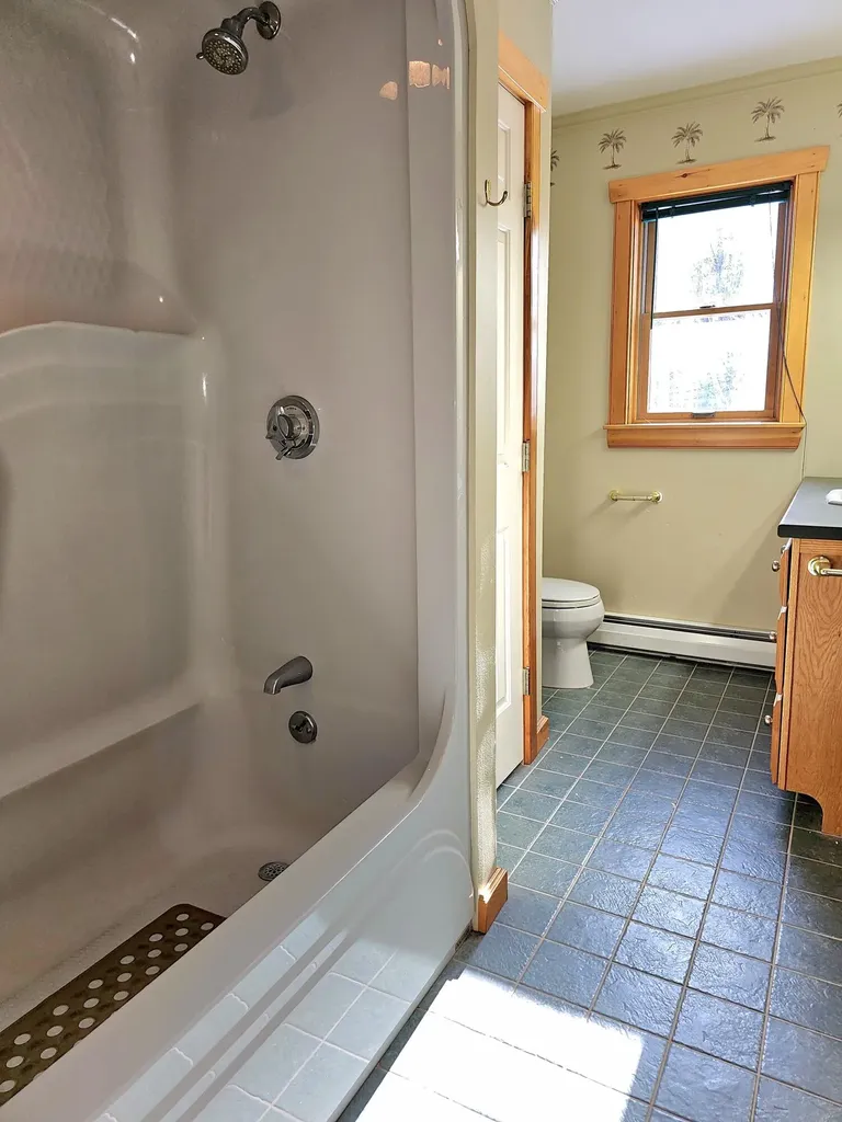 24 Woodman Lane Leeds ME 04263