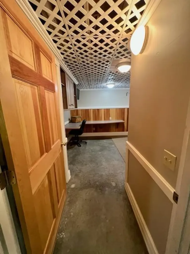 24 Woodman Lane Leeds ME 04263