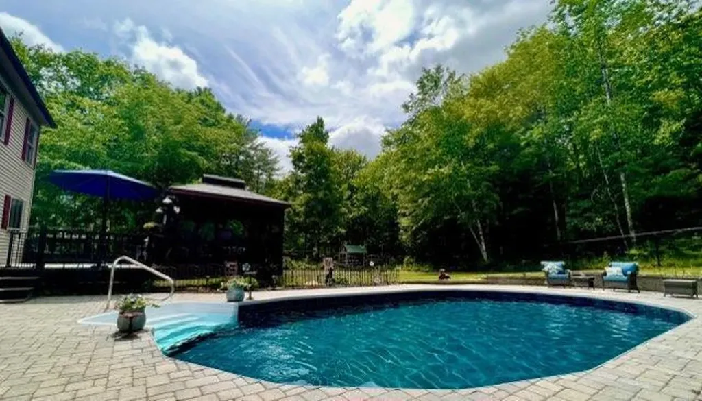 24 Woodman Lane Leeds ME 04263