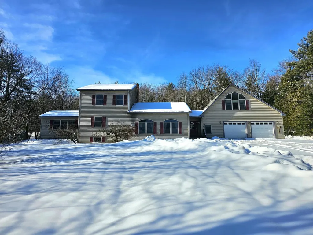 24 Woodman Lane Leeds ME 04263