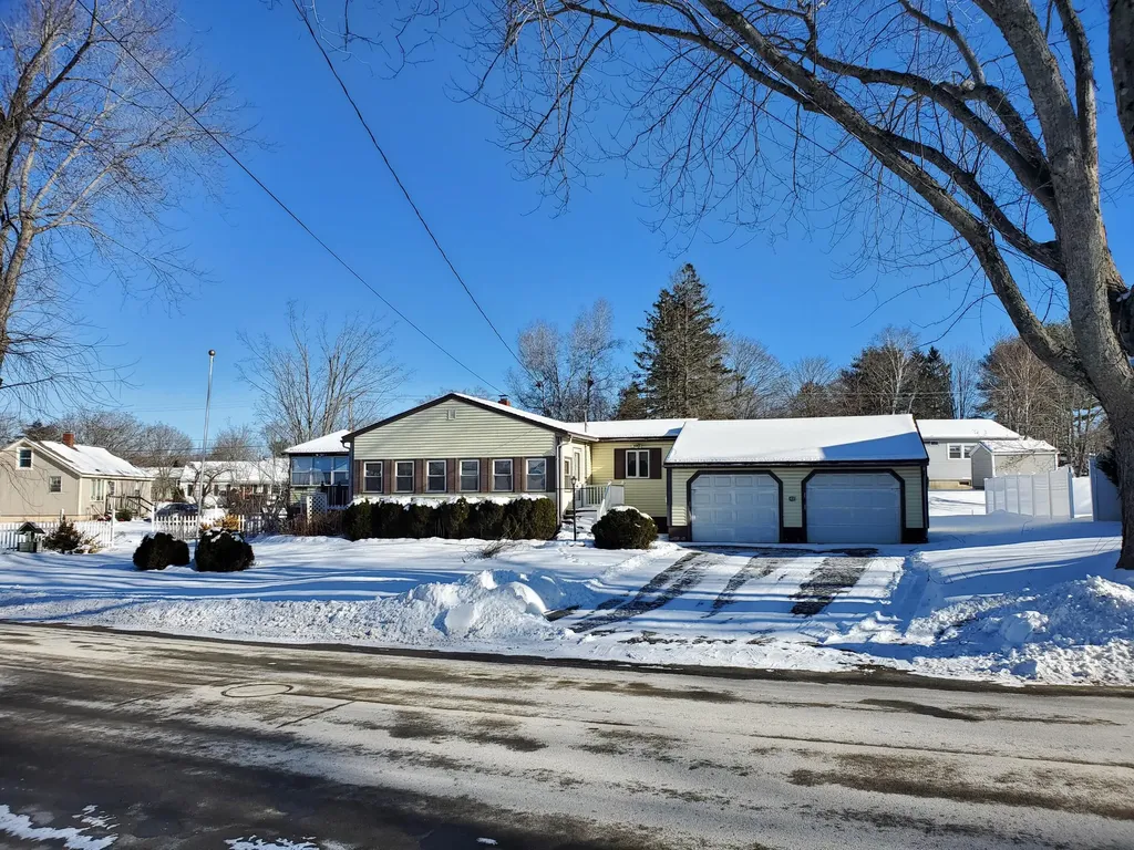431 Birch Street Bangor ME 04401