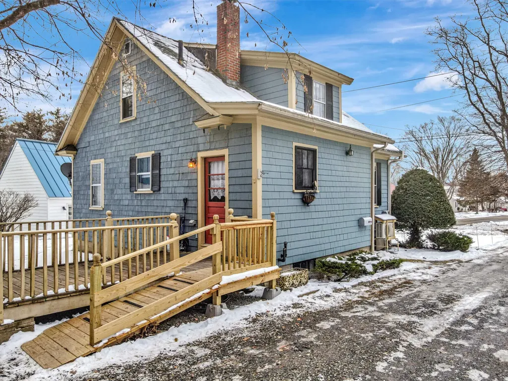 5 Pinehurst Street Augusta ME 04330