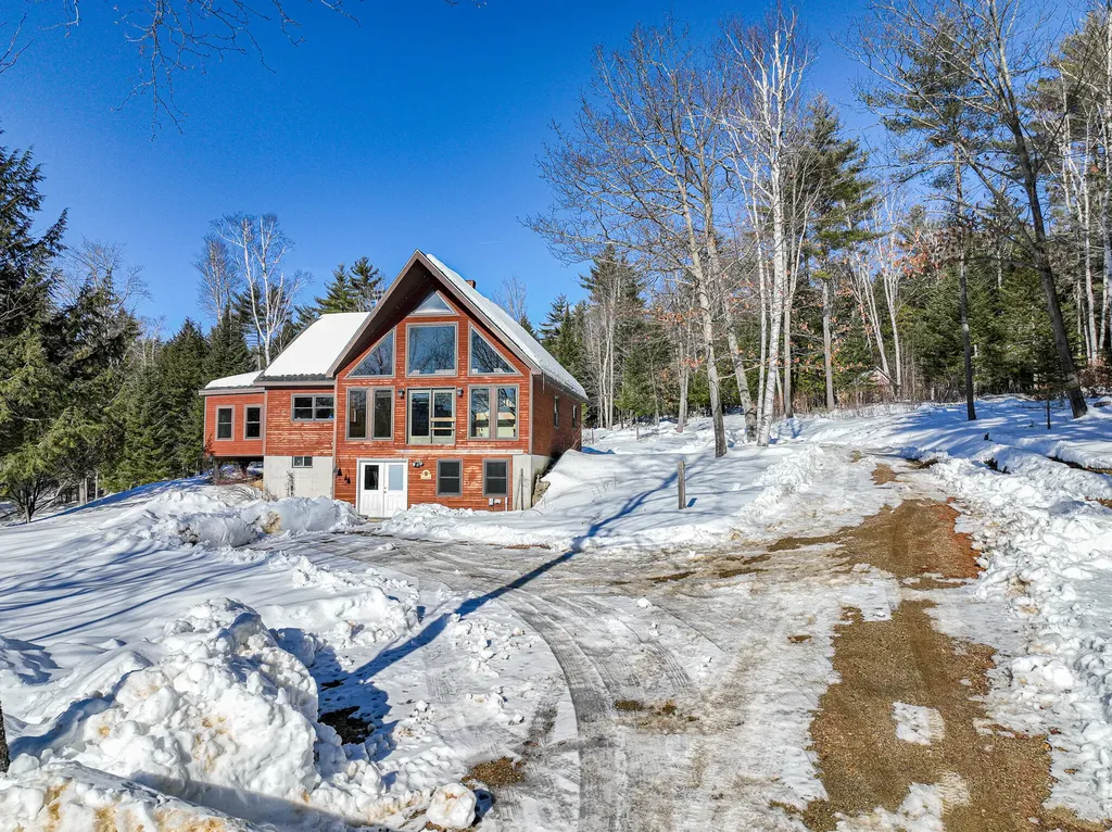 283 Valley Road Peru ME 04290