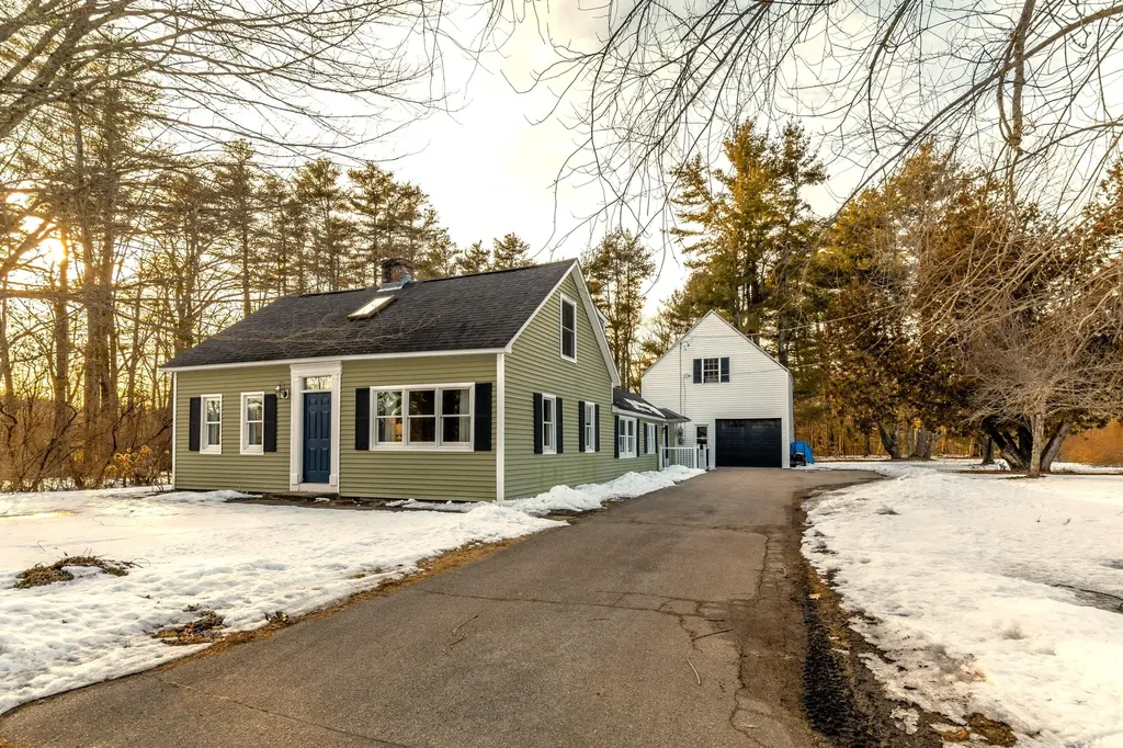 39 Maple Avenue Kennebunk ME 04043