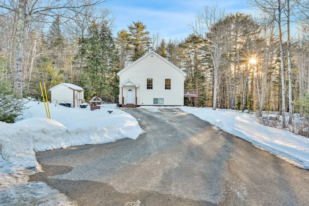 80 Star Drive Minot ME 04258