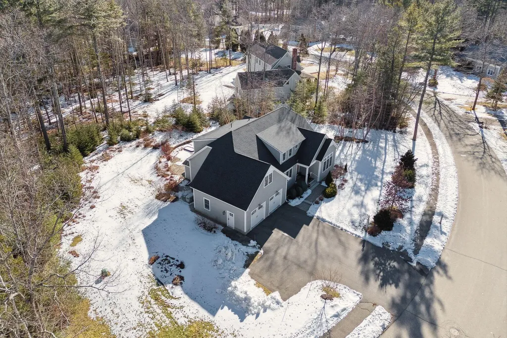 9 Cottagewood Lane Kennebunk ME 04043