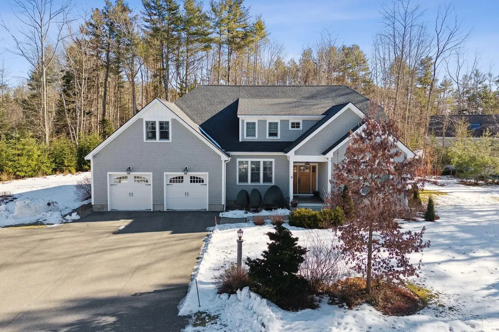 9 Cottagewood Lane Kennebunk ME 04043