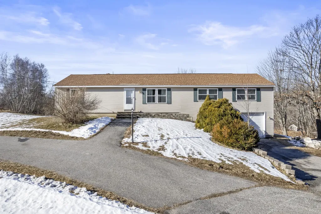 643 Middle Road Sabattus ME 04280