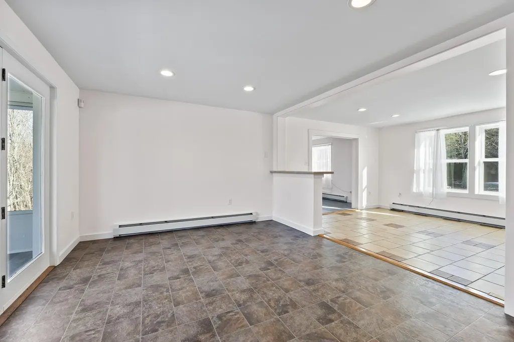 643 Middle Road Sabattus ME 04280