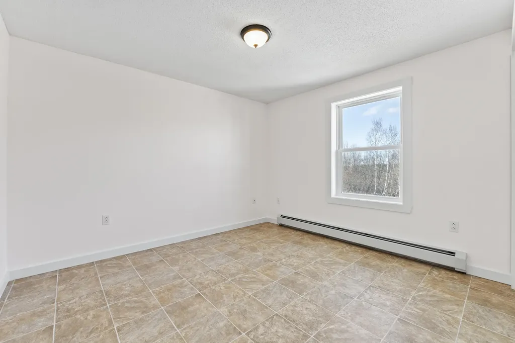 643 Middle Road Sabattus ME 04280