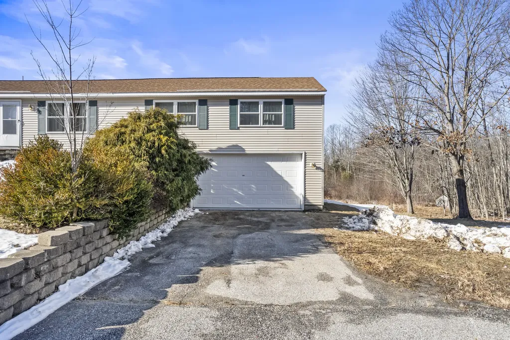 643 Middle Road Sabattus ME 04280