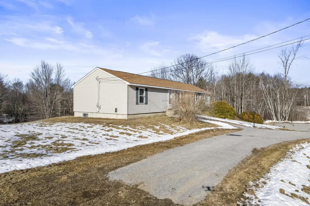 643 Middle Road Sabattus ME 04280