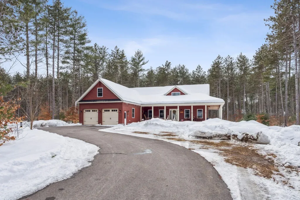 32 Christopher Street Fryeburg ME 04037