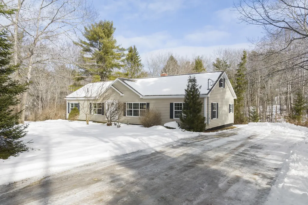 11 Montsweag Valley Road Wiscasset ME 04578