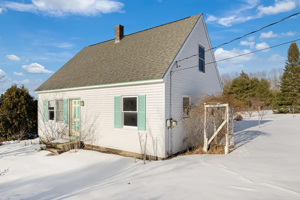 440 Hackett Road Auburn ME 04210
