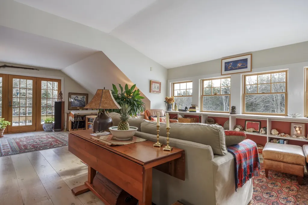 838 Newbury Neck Road Surry ME 04684