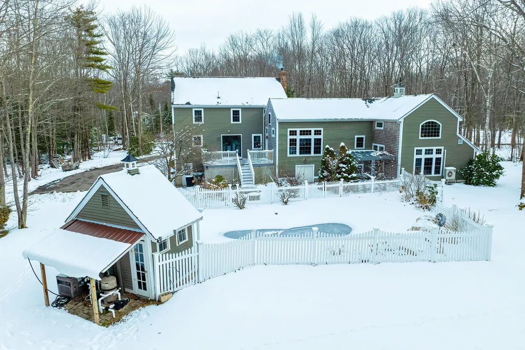 16 Chapman Lane Kennebunk ME 04043
